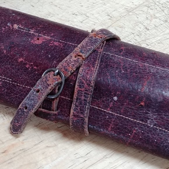 Vintage E A Berg Straight Razors with leather case - Picture 4 of 13